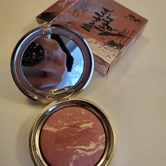 Ciate London highlighter - Picture 2 of 2